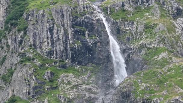 Veduta Una Facciata Rocciosa Una Montagna Nelle Alpi Svizzere Engelberg — Video Stock