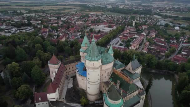 Close Aerial Shot Towers Bojnice Castle Spirits Slovakia European Romantic — Stock Video