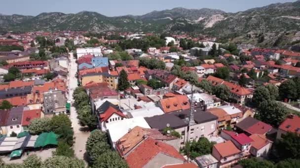 Karadağ Çetince Kentinin Havadan Görünüşü Sunny Day Merkez Binalar Drone — Stok video