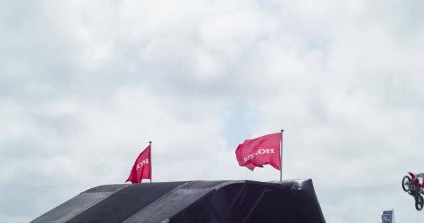 Royal Cornwall Show 2022 Bolddog Freestyle Riders Jumping Air Ramp — Stock video