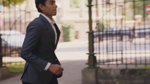 Tracking Shot Young Dressed Man Running Late Interview Day Urban — Stock Video