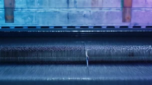 Tejer Telar Producción Textil Industrial Trabajo Primer Plano Cámara Lenta — Vídeo de stock
