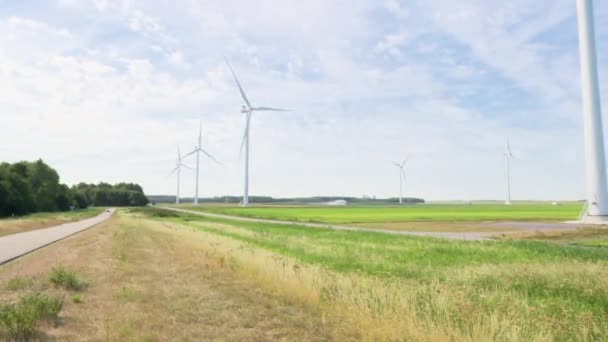 Turbinas Eólicas Campo Agrícola Nos Países Baixos Europa — Vídeo de Stock