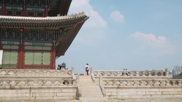 Touristentour Der Nähe Von Geunjeongjeon Thronhalle Gyeongbok Palace Seoul City — Stockvideo