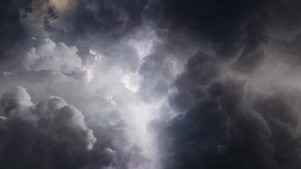 Οπτική Γωνία Μέσα Σκοτεινά Σύννεφα Cumulonimbus — Αρχείο Βίντεο
