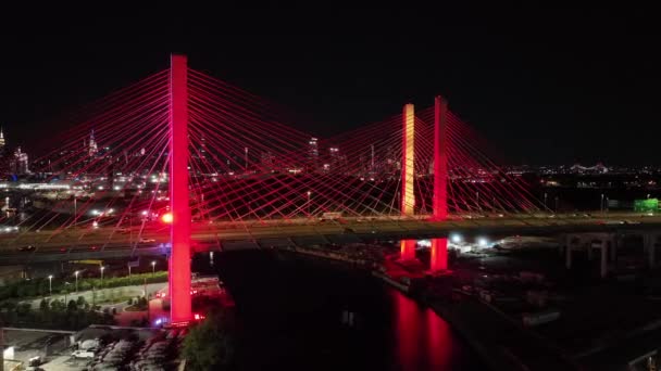 Uma Vista Aérea Dos Cabos Iluminados Torres Concreto Ponte Kosciuszko — Vídeo de Stock