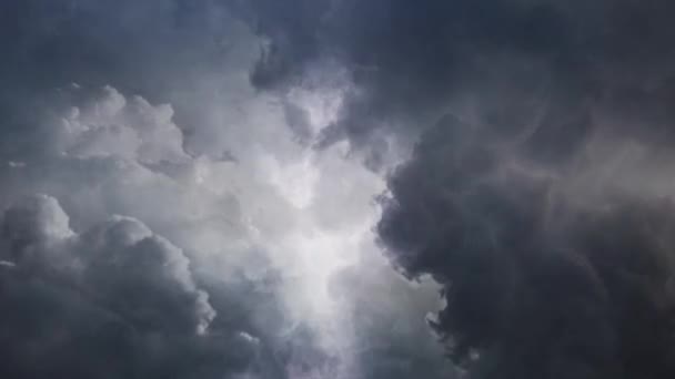Donkere Cumulonimbus Wolken Lucht — Stockvideo