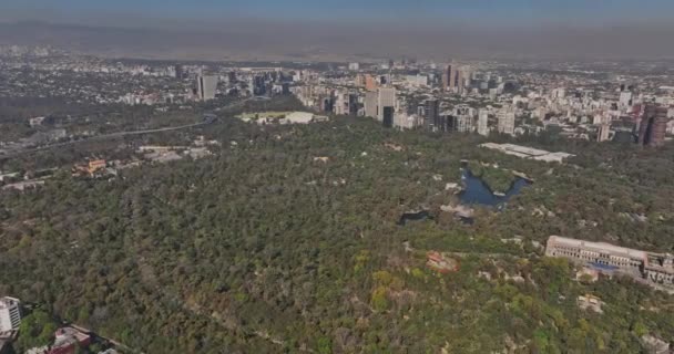 Mexico City Aerial V49 Panoramautsikt Bosque Chapultepec Urban Park Som – stockvideo