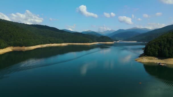 Drone Fly Lake Vidrau Romania Lake Scenic Mountains Water Reserve — Vídeo de Stock