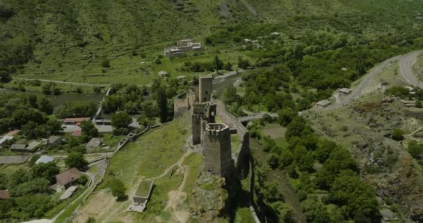 Old Khertvisi Fortress High Rocky Hill Narrow Canyon Confluence Mtkvari — Vídeos de Stock