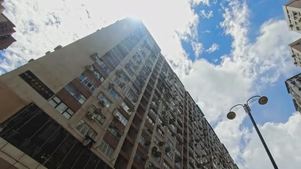 Timelapse Nuvens Sobre Velho Edifício Bell House Mong Kok Hong — Vídeo de Stock