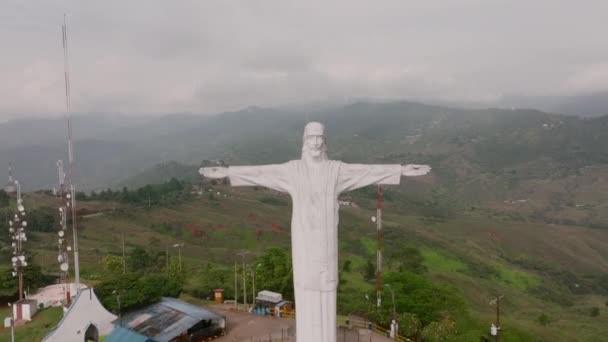 Cristo Rey Heykelinin Cali Kolombiya Nın Dışındaki Bir Dağın Tepesindeki — Stok video