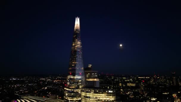 Ночной Вид Лондонского Сити Осколки Луны Фоновом Видео Дрона — стоковое видео