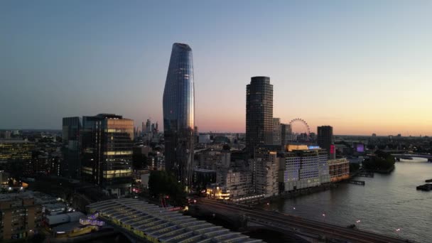 Dramatic Panning Shot London Southbank Sunset Drone Aerial View — Stock Video