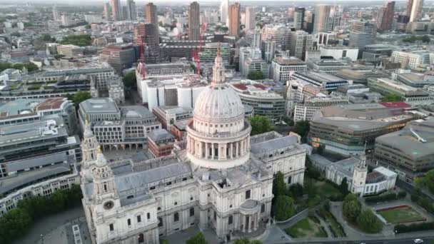 Pauls Cathedral London Panning Drone Aerial View Footage — Stock Video