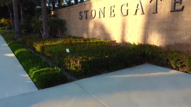 Letecké Odhalení Vesnice Stonegate Irvine Kalifornie — Stock video