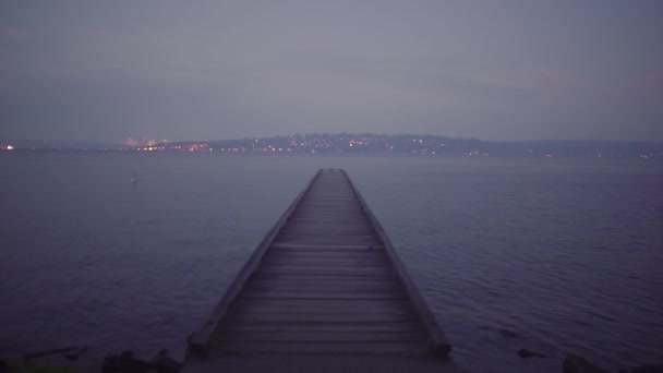 Empty Dock Lake Washington Seattle Foggy Night — Stock Video