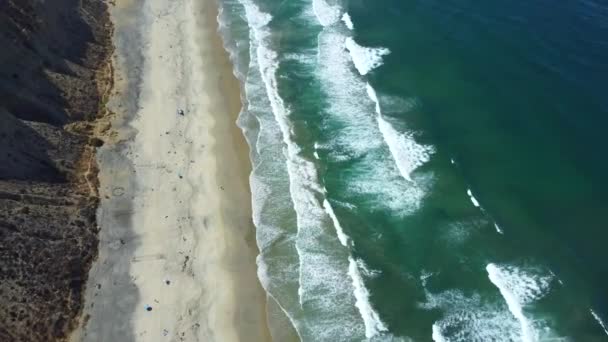 Cima Para Baixo Revelar Black Beach San Diego Costa Oceânica — Vídeo de Stock