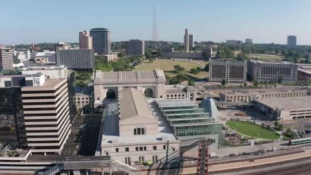 Szerokie Zdjęcie Lotnicze Union Station Pomnikiem Pierwszej Wojny Światowej Liberty — Wideo stockowe