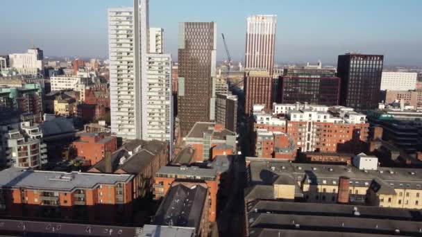 Voo Drone Aéreo Manchester City Centre Mostrando Torres Telhados Recém — Vídeo de Stock