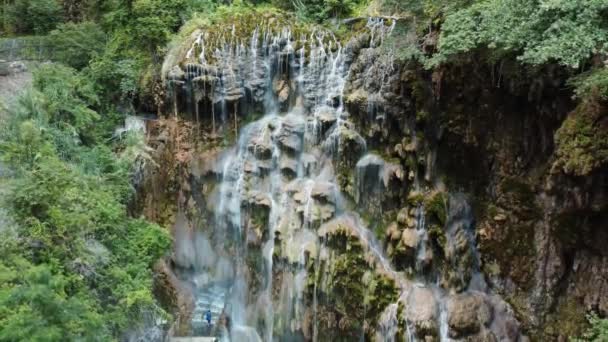 Τραβήξτε Πίσω Πυροβολισμό Του Tolantongo Grutas Όμορφες Καταρράκτες Που Ρέει — Αρχείο Βίντεο