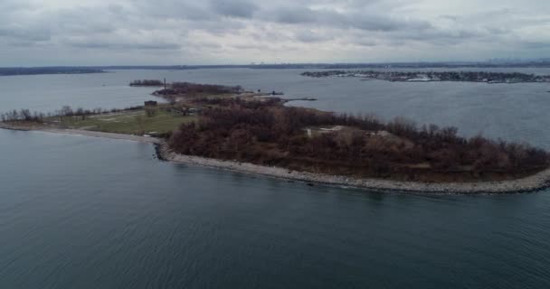 Mass Unmarked Graves Hart Island New York City Aerial Drone — 비디오