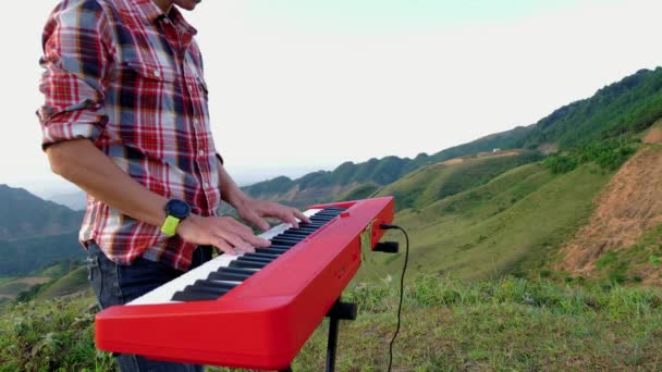 Piano Oktáv Billentyűk Élő Előadás Valley Pázsit Vietnam — Stock videók