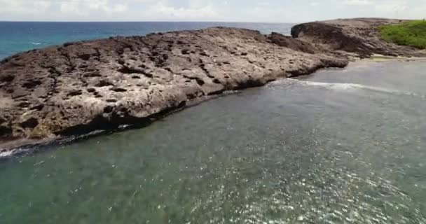 Vista Aérea Baixa Sobre Costa Rochosa Punta Jacinto Ensolarado Porto — Vídeo de Stock