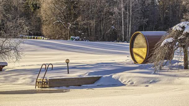 Beautiful Timelapse Shot Wooden Barrel Sauna Frozen White Lake Winter — Stock Video