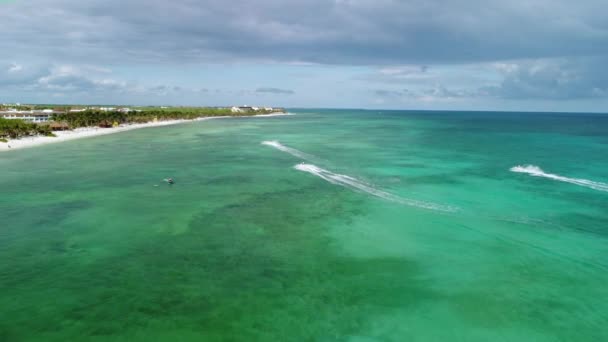 Jet Ski Turquoise Helder Caribisch Water Van Playa Del Carmen — Stockvideo
