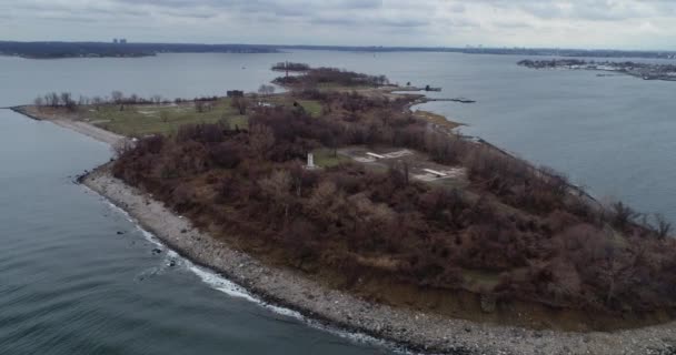 Masowe Nieoznakowane Groby Hart Island Nowy Jork Nagranie Dronów Lotniczych — Wideo stockowe