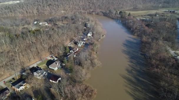 Pemandangan Udara Atas Bawah Dari Permukiman Amerika Kentucky Setelah Sungai — Stok Video