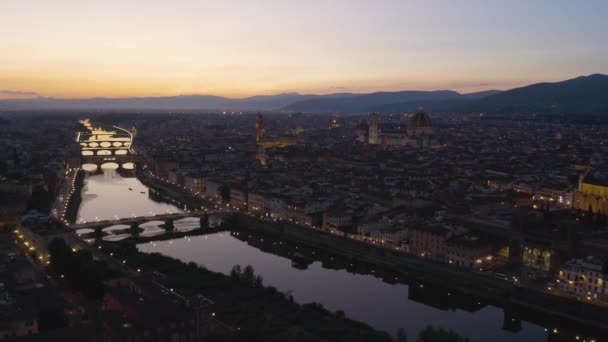 Prachtige Drone Forward Shot Van Arno River Florence Italië Bij — Stockvideo