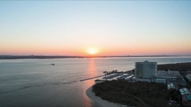 Aerial Top View City Sandy Beach Turquoise Water Passenger Boats — Stock Video