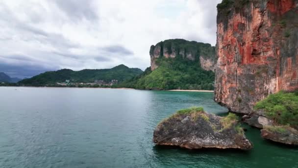 Falaises Calcaire Imposantes Sur Paradise Beach Tonsai Dans Province Krabi — Video