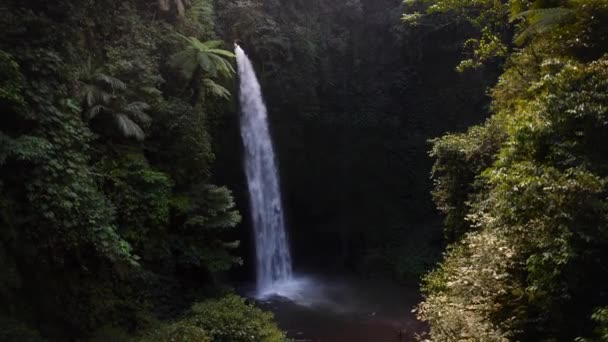 Beautiful High Nung Nung Waterfall Indonesian Island Nali Hidden Green — Stock Video