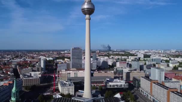 Nagy Tűz Berlinben Nagy Fekete Füstfelhő Háttérben Alexanderplatz Daring Légi — Stock videók