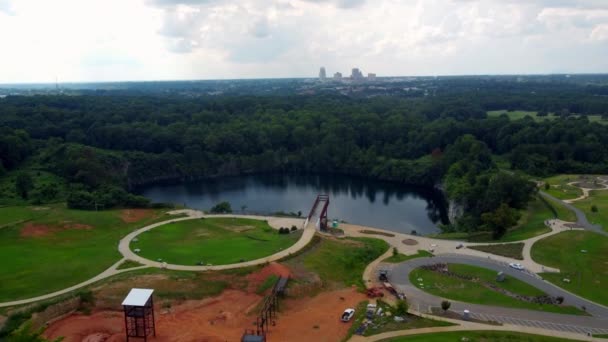 Mira Hacia Fuera Enquarry Park Con Winston Salem Segundo Plano — Vídeos de Stock