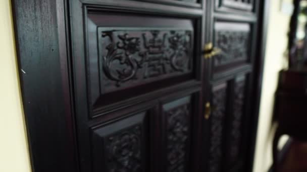 Closed Doors Chinese Engraving House Vietnam — Stock Video