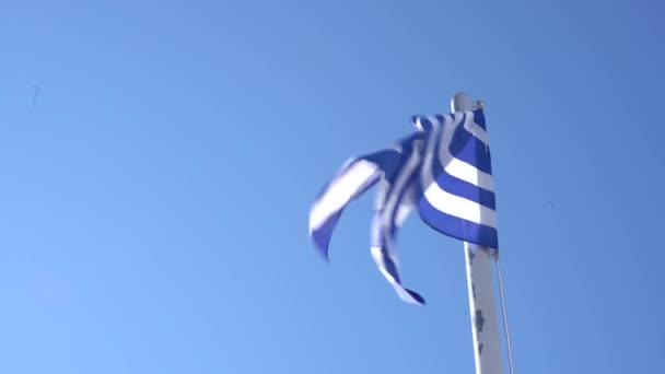 Грецький Прапор Який Розмахує Гавані Скіафос — стокове відео