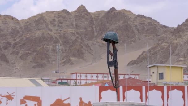 Fallen Soldier Battle Cross War Memorial Monument Leh Ladakh India — Video Stock