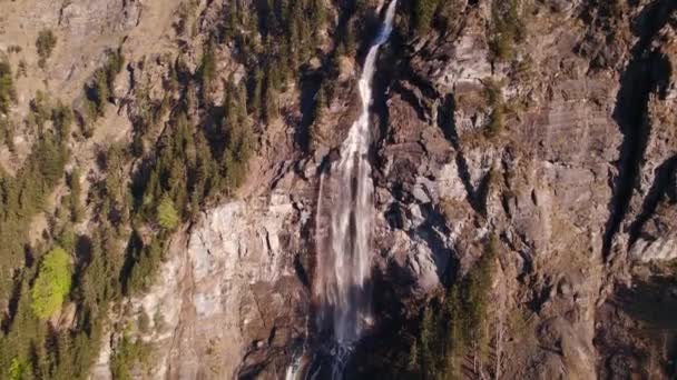 Aerial Drone Footage Raising Stunning Waterfall Grindelwald Swiss Alps — Stock Video