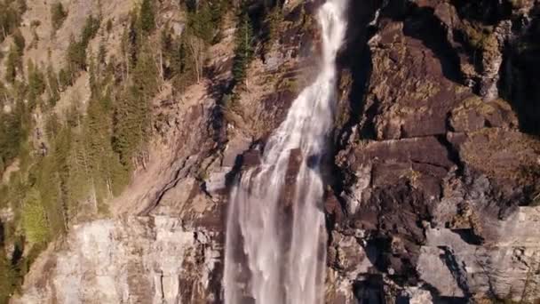Aerial Drone Footage Orbiting Clockwise Stunning Views Picturesque Waterfall Grindelwald — Stock Video