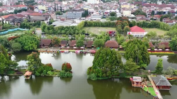 Aérea Mercado Flotante Lembang Con Barcos Lago Bandung Indonesia Atardecer — Vídeos de Stock