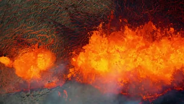 Hořící Láva Během Erupce Sopky Fagradalsfjall Islandu Letecká Shora Dolů — Stock video