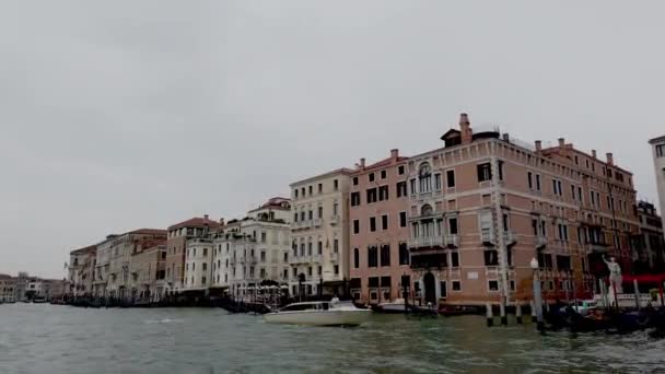 Venice_Gran_Canal_From_A_Boat_Slomoフレームレート 94期間 3840 2160 — ストック動画