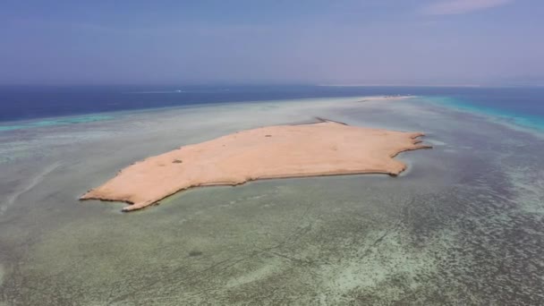 Drone Aéreo Tiro Bela Ilha Somabay Mar Vermelho Egito — Vídeo de Stock
