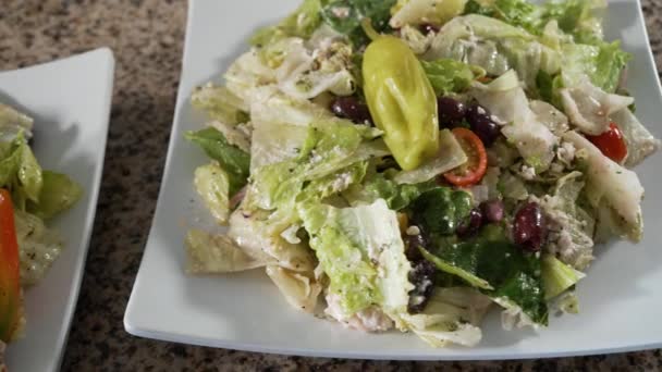 Deux Légumes Salades Italiennes Hachées Denses Slider Close — Video