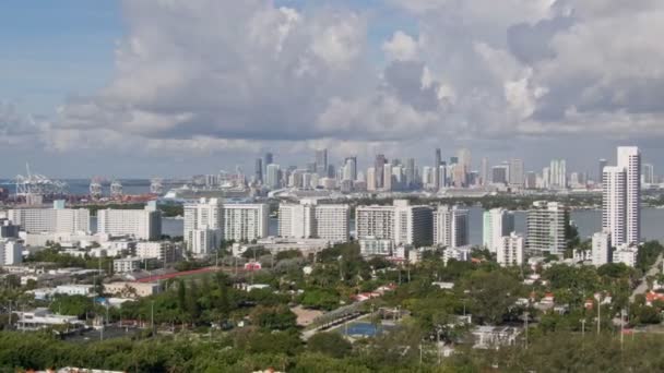 Filmový Letecký Pohled Předměstí Panorama Miami City — Stock video