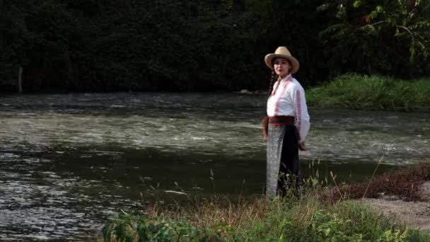 Romanian Girl Looks Water River Bank — Stock Video